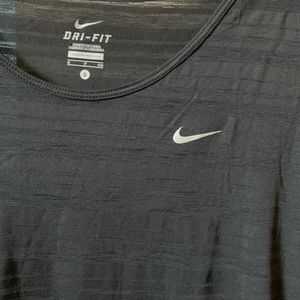 Nike drifit shirt sz small